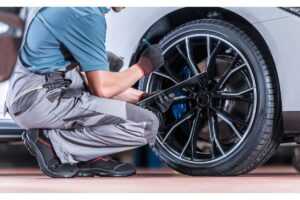 Why Does Your Steering Wheel Shake When Driving? Causes and Solutions
