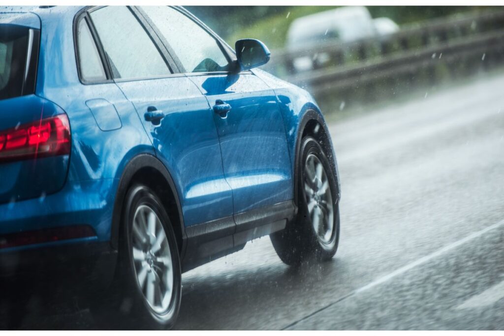 Driving in the Rain on Highway Driving in the Rain on Highway